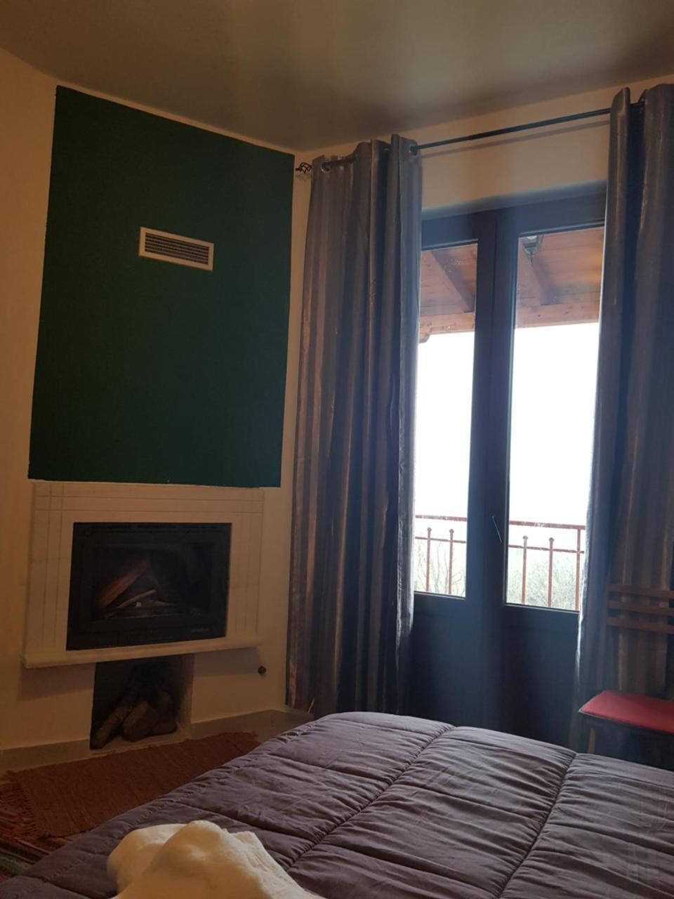 Petra & Elato Art Hotel Valtessiniko Dış mekan fotoğraf