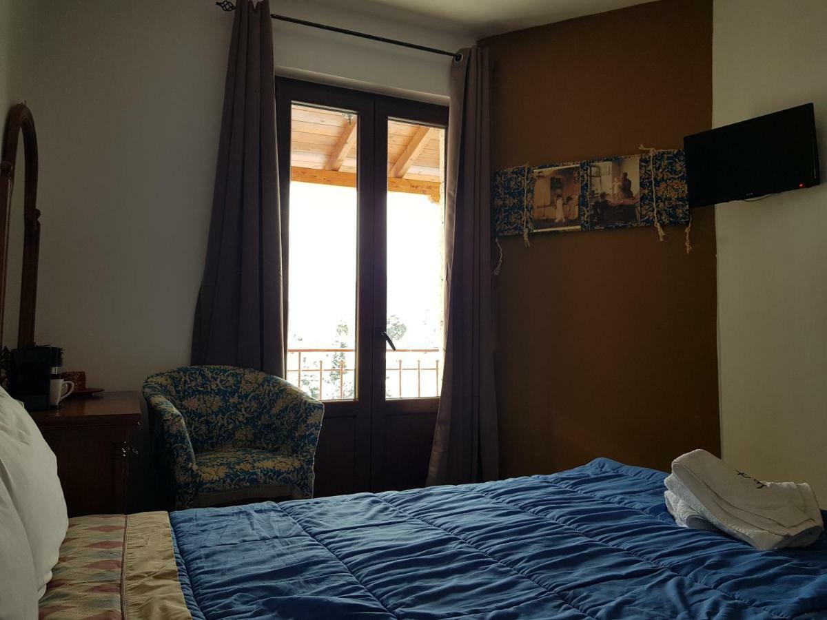 Petra & Elato Art Hotel Valtessiniko Dış mekan fotoğraf
